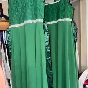 Kids Elegant Green Sleeveless Dress with Lace and Beading